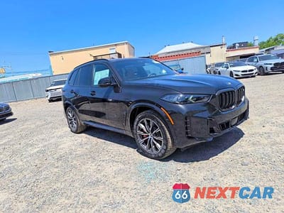 Trzecie zdjęcie samochodu z tyłu: 2026 BMW X5 M60I VIN:5UX33EU08T9309600 - miniatura