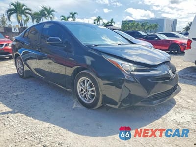 Czwarte zdjęcie samochodu z boku: 2016 TOYOTA PRIUS FOUR VIN:JTDKARFUXG3021645 - miniatura
