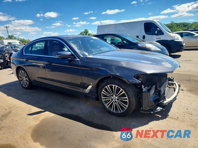 Czwarte zdjęcie samochodu z boku: 2019 BMW 530XE VIN:WBAJB1C50KB376827 - miniatura