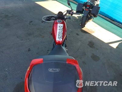 Zdjęcie 6 z 9 samochodu: 2023 HONDA CMX300 A VIN:MLHNC5352P5600479 - miniatura