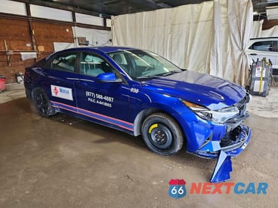 Czwarte zdjęcie samochodu z boku: 2023 HYUNDAI ELANTRA BLUE VIN:KMHLM4AJ8PU054774 - miniatura