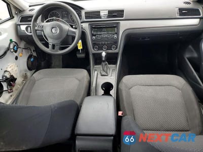Zdjęcie 8 z 12 samochodu: 2015 VOLKSWAGEN PASSAT S VIN:1VWAT7A30FC052312 - miniatura