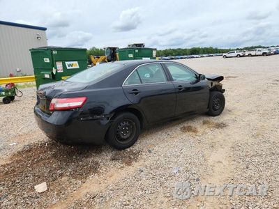 Trzecie zdjęcie samochodu z tyłu: 2010 TOYOTA CAMRY VIN:4T1BF3EK8AU110920 - miniatura