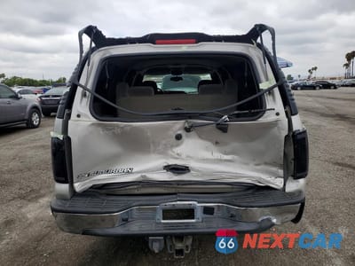 Zdjęcie 6 z 13 samochodu: 2006 CHEVROLET SUBURBAN C1500 VIN:1GNEC16Z16J172203 - miniatura