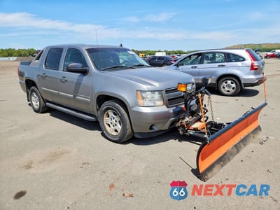 Czwarte zdjęcie samochodu z boku: 2007 CHEVROLET AVALANCHE K1500 VIN:3GNFK12367G318705 - miniatura
