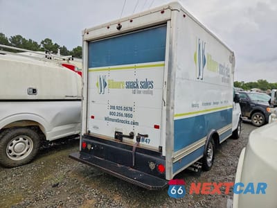 Trzecie zdjęcie samochodu z tyłu: 2022 CHEVROLET EXPRESS BOX TRUCK VIN:1GB0GRF74N1195658 - miniatura