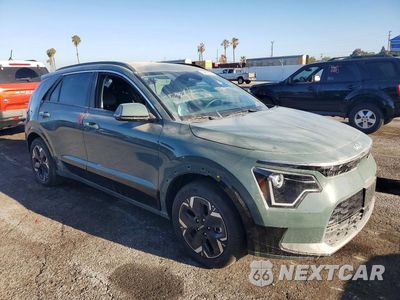 Czwarte zdjęcie samochodu z boku: 2025 KIA NIRO WIND VIN:KNDCR3L13S5145385 - miniatura