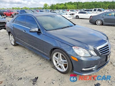Czwarte zdjęcie samochodu z boku: 2013 MERCEDES-BENZ E 350 VIN:WDDHF5KB1DA665377 - miniatura