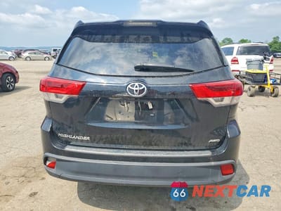 Zdjęcie 6 z 14 samochodu: 2018 TOYOTA HIGHLANDER LE VIN:5TDBZRFH2JS850520 - miniatura
