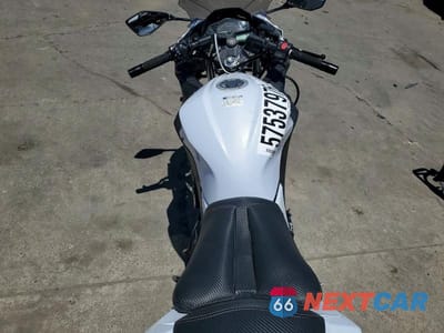 Zdjęcie 6 z 10 samochodu: 2015 KAWASAKI EX300 B VIN:JKAEX8B17FDA21044 - miniatura