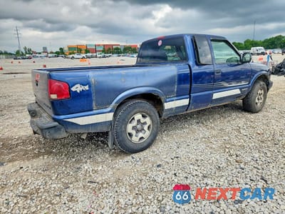 Trzecie zdjęcie samochodu z tyłu: 2000 CHEVROLET S TRUCK S10 VIN:1GCDT19W9Y8102884 - miniatura