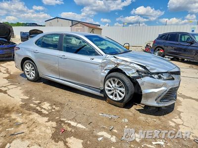 Czwarte zdjęcie samochodu z boku: 2021 TOYOTA CAMRY LE VIN:4T1C11AK9MU497754 - miniatura
