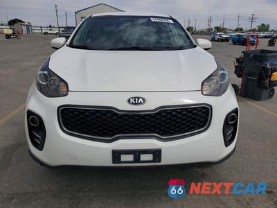 Piąte zdjęcie samochodu w środku: 2017 KIA SPORTAGE LX VIN:KNDPMCAC1H7129591 - miniatura
