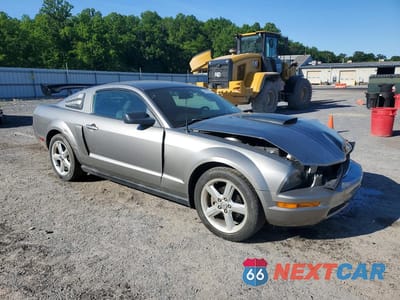 Czwarte zdjęcie samochodu z boku: 2008 FORD MUSTANG VIN:1ZVHT80N785187639 - miniatura