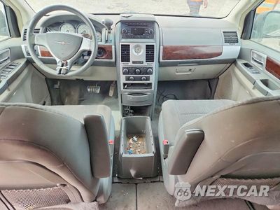 Zdjęcie 8 z 13 samochodu: 2010 CHRYSLER TOWN & COUNTRY TOURING VIN:2A4RR5D12AR432152 - miniatura