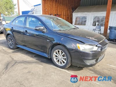 Czwarte zdjęcie samochodu z boku: 2016 MITSUBISHI LANCER ES VIN:JA32U2FU0GU002500 - miniatura