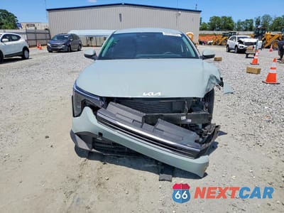 Piąte zdjęcie samochodu w środku: 2026 KIA K4 LXS VIN:3KPFT4DE6TE274670 - miniatura
