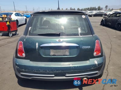 Zdjęcie 6 z 12 samochodu: 2005 MINI COOPER VIN:WMWRC33465TJ63642 - miniatura