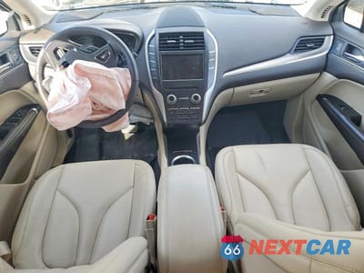Zdjęcie 8 z 14 samochodu: 2019 LINCOLN MKC VIN:5LMCJ1D91KUL33837 - miniatura