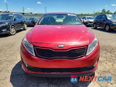 Piąte zdjęcie samochodu w środku: 2012 KIA OPTIMA LX VIN:5XXGM4A75CG039336 - miniatura