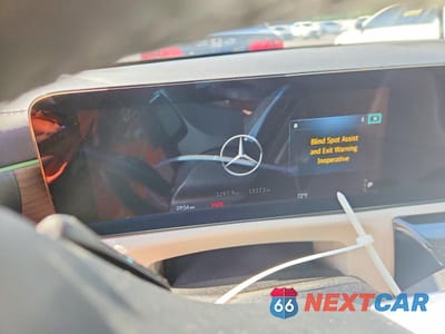 Zdjęcie 9 z 12 samochodu: 2025 MERCEDES-BENZ CLA 250 4MATIC VIN:W1K5J4HB4SN534002 - miniatura