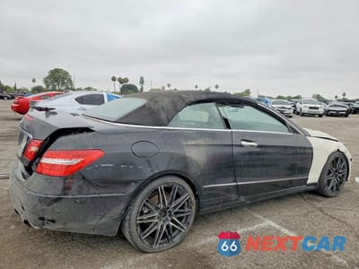 Trzecie zdjęcie samochodu z tyłu: 2013 MERCEDES-BENZ E 350 VIN:WDDKK5KF2DF198574 - miniatura