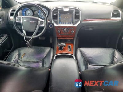 Zdjęcie 8 z 13 samochodu: 2012 CHRYSLER 300 LIMITED VIN:2C3CCACG2CH308570 - miniatura