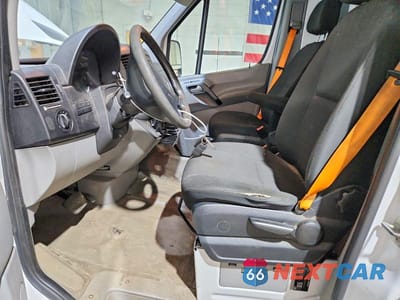 Zdjęcie 7 z 14 samochodu: 2015 MERCEDES-BENZ SPRINTER 2500 VIN:WD3PE7DC5F5950941 - miniatura