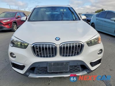 Piąte zdjęcie samochodu w środku: 2018 BMW X1 XDRIVE28I VIN:WBXHT3C31J5L27502 - miniatura