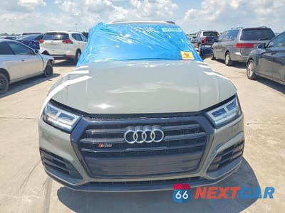 Piąte zdjęcie samochodu w środku: 2019 AUDI SQ5 PREMIUM PLUS VIN:WA1B4AFY4K2101138 - miniatura