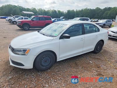 2014 VOLKSWAGEN JETTA BASE 3VW2K7AJ7EM409116 - główne zdjęcie licytacji z USA - miniatura