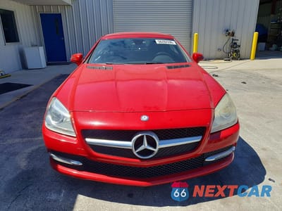 Piąte zdjęcie samochodu w środku: 2013 MERCEDES-BENZ SLK 350 VIN:WDDPK5HA1DF050093 - miniatura
