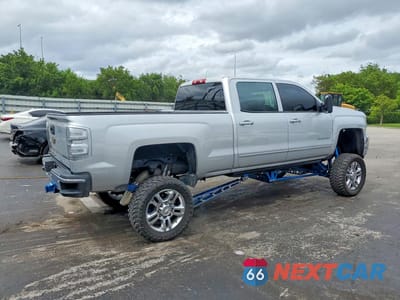 Trzecie zdjęcie samochodu z tyłu: 2015 CHEVROLET SILVERADO K2500 HEAVY DUTY LTZ VIN:1GC1KWE83FF172786 - miniatura