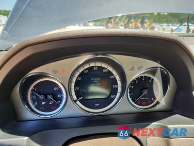 Zdjęcie 9 z 12 samochodu: 2009 MERCEDES-BENZ C VIN:WDDGF54X79R053584 - miniatura