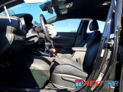 Zdjęcie 7 z 13 samochodu: 2024 KIA FORTE GT LINE VIN:3KPF54AD1RE826249 - miniatura