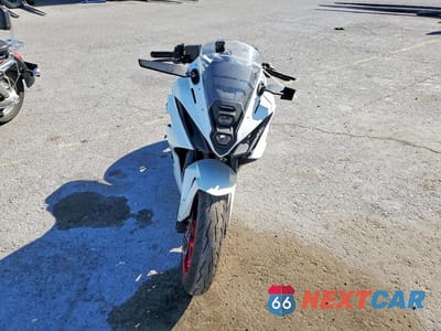 Drugie zdjęcie samochodu z przodu: 2024 SUZUKI GSX800 F VIN:JS1EM13B0R7103270 - miniatura