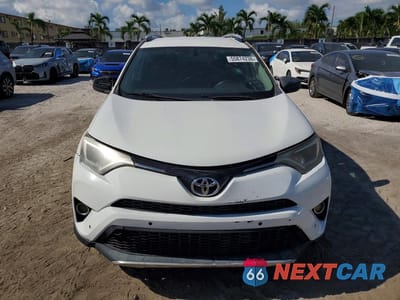 Piąte zdjęcie samochodu w środku: 2016 TOYOTA RAV4 LE VIN:2T3BFREV0GW411694 - miniatura