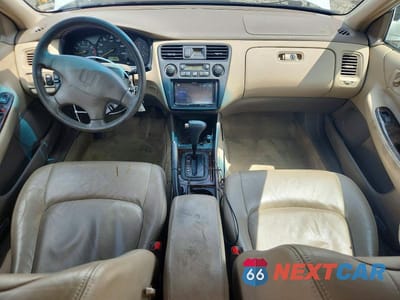 Zdjęcie 8 z 12 samochodu: 2000 HONDA ACCORD EX VIN:1HGCG1650YA085477 - miniatura