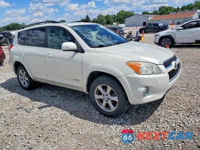 Czwarte zdjęcie samochodu z boku: 2010 TOYOTA RAV4 LIMITED VIN:JTMYF4DV6A5029490 - miniatura