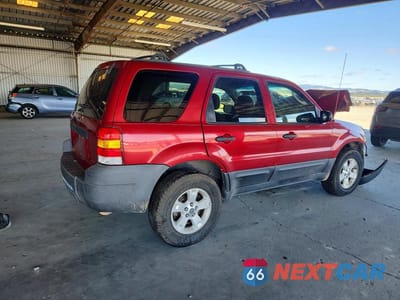Trzecie zdjęcie samochodu z tyłu: 2005 FORD ESCAPE XLT VIN:1FMYU93195DA04835 - miniatura