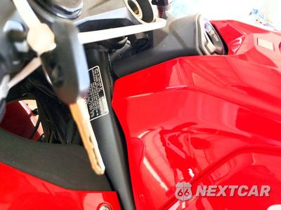 Zdjęcie 8 z 9 samochodu: 2026 HONDA CBR650 R VIN:MLHRH1558T5201451 - miniatura