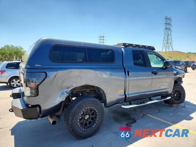 Trzecie zdjęcie samochodu z tyłu: 2010 TOYOTA TUNDRA DOUBLE CAB SR5 VIN:5TFUY5F11AX102360 - miniatura