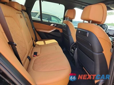 Zdjęcie 10 z 12 samochodu: 2025 BMW X5 XDRIVE50E VIN:5UX43EU09S9Z55585 - miniatura