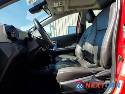 Zdjęcie 7 z 13 samochodu: 2018 TOYOTA PRIUS C FOUR VIN:JTDKDTB36J1614164 - miniatura