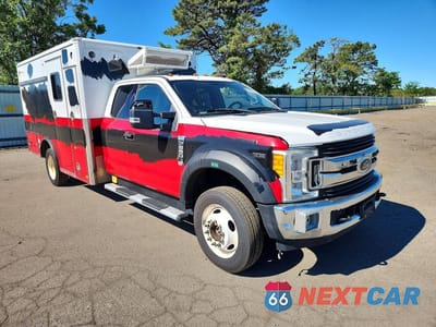 Czwarte zdjęcie samochodu z boku: 2017 FORD F550 SUPER DUTY VIN:1FD0X5HT1HEF00606 - miniatura