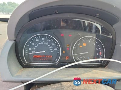 Zdjęcie 9 z 13 samochodu: 2004 BMW X3 3.0I VIN:WBXPA934X4WD01317 - miniatura