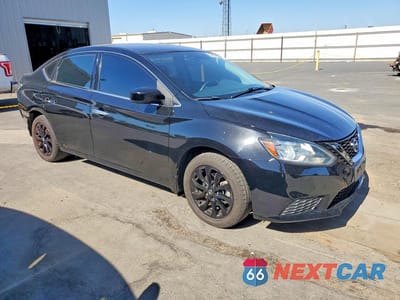 Czwarte zdjęcie samochodu z boku: 2018 NISSAN SENTRA S VIN:3N1AB7AP7JY258173 - miniatura