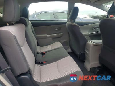 Zdjęcie 10 z 12 samochodu: 2015 TOYOTA PRIUS V TWO VIN:JTDZN3EU1FJ031332 - miniatura