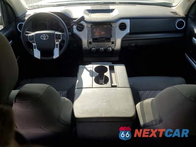 Zdjęcie 8 z 12 samochodu: 2020 TOYOTA TUNDRA VIN:5TFUY5F1XLX872401 - miniatura