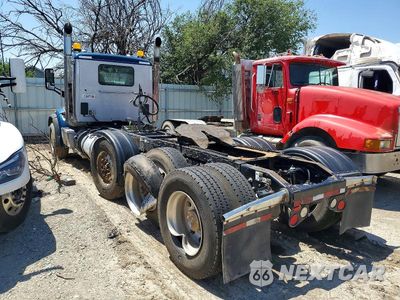Trzecie zdjęcie samochodu z tyłu: 2016 PETERBILT 567 SEMI TRUCK VIN:1XPCP4EX6GD358646 - miniatura